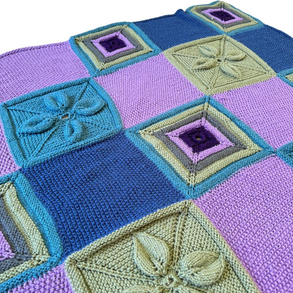 Vintage Mary Maxim Cottagecore 3D Flower Patch Throw Afghan 70"x48" Blue Multi - Picture 4 of 9